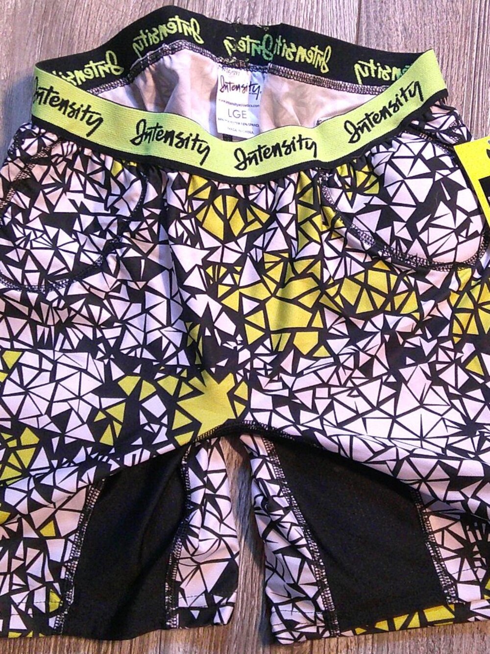 NWT "Soffe" *INTENSITY* Women's 7 Inch Printed Pad Slider Padded Short Sz L